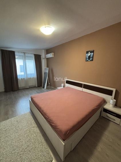 Inchiriez apartament doua camere si loc parcare