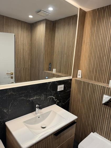 Apartament cu 2 camere semidecomandat, mobilat în Barbu Văcărescu