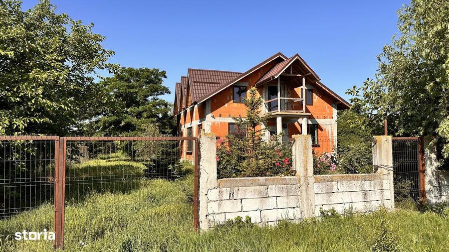 Casă cu 5 camere cu Teren 3631 Mp în Răcari