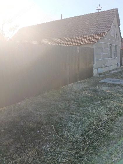 Casă cu 3 camere cu Teren 1400 Mp în Dorobanți
