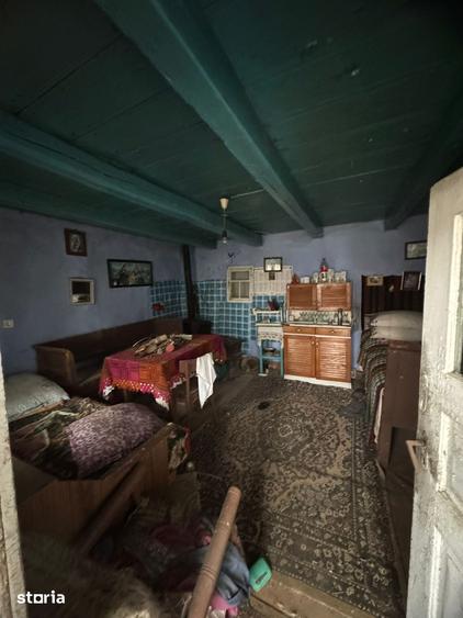 Casă cu 3 camere cu Teren 3500 Mp în Central