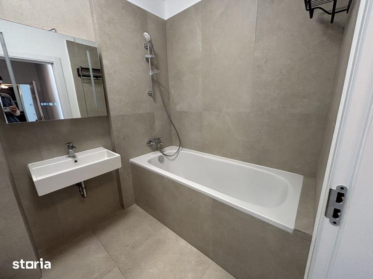 Apartament cu 3 camere decomandat în Colentina