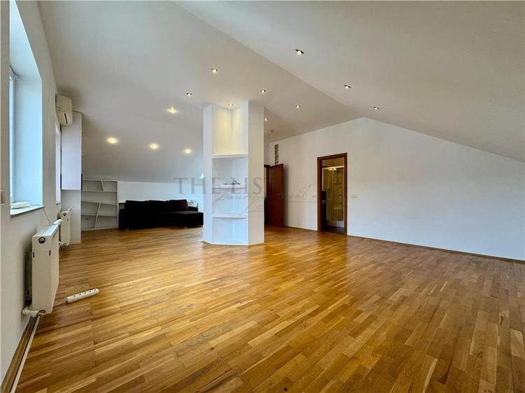 Duplex cu 5 camere cu Canalizare în Iancu Nicolae