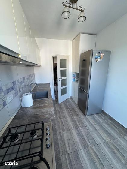 Apartament cu 2 camere decomandat în Apărătorii Patriei