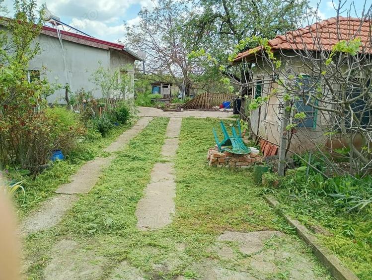 De vanzare in sat murani casa cu 2 corpuri in curte - 4