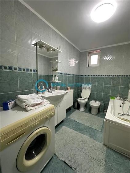Apartament cu 3 camere decomandat, mobilat în Republicii