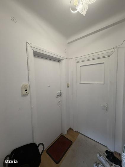 Apartament cu 3 camere semidecomandat în Gara de Nord