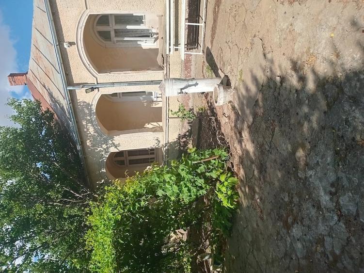Casă cu Teren 883 Mp în Amara