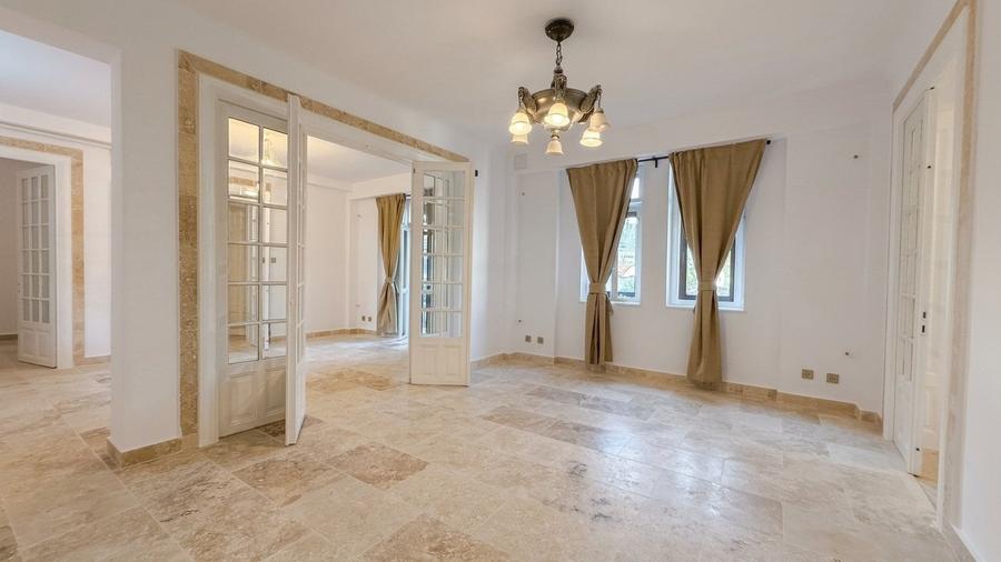 Apartament cu 4 camere în Dorobanți