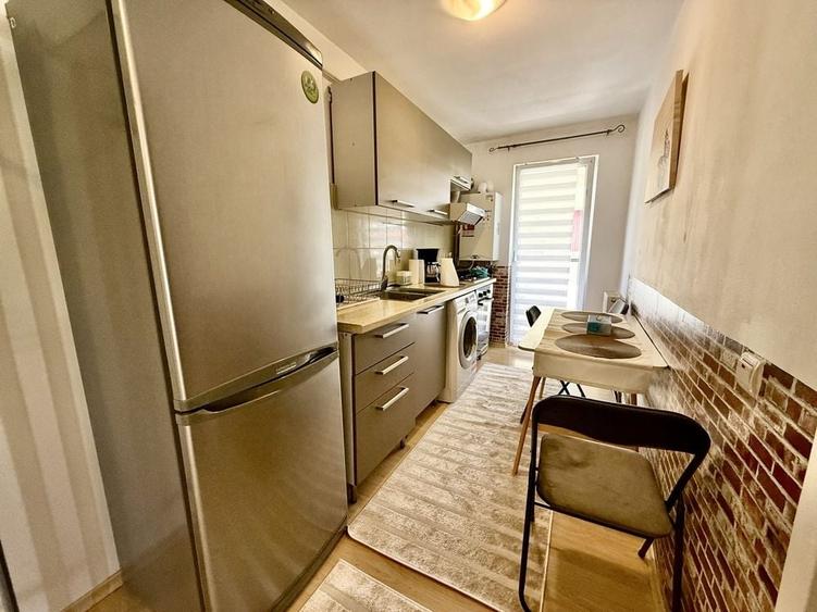 Apartament cu 2 camere decomandat în Florești