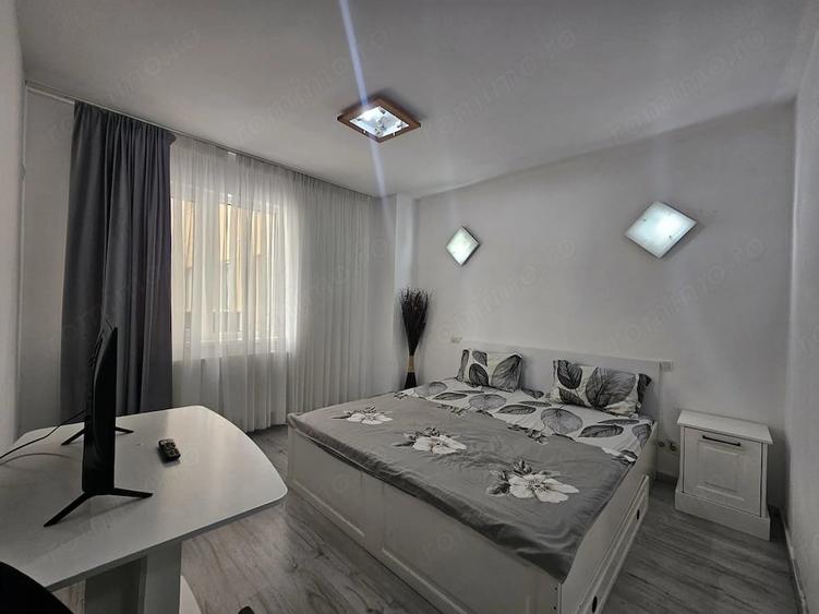 Apartament cu 2 camere decomandat în Pietroasa