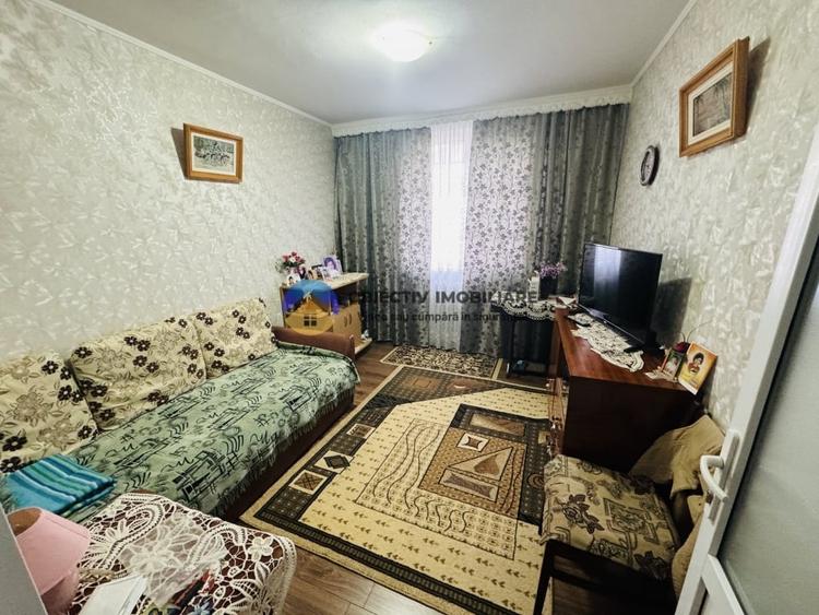 Apartament cu 3 camere semidecomandat în Dărmănești