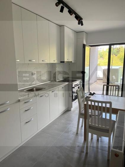 Apartament cu 3 camere semidecomandat în Zorilor