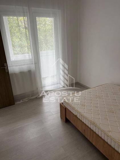 Apartament cu 2 camere semidecomandat, mobilat în Dâmbovița