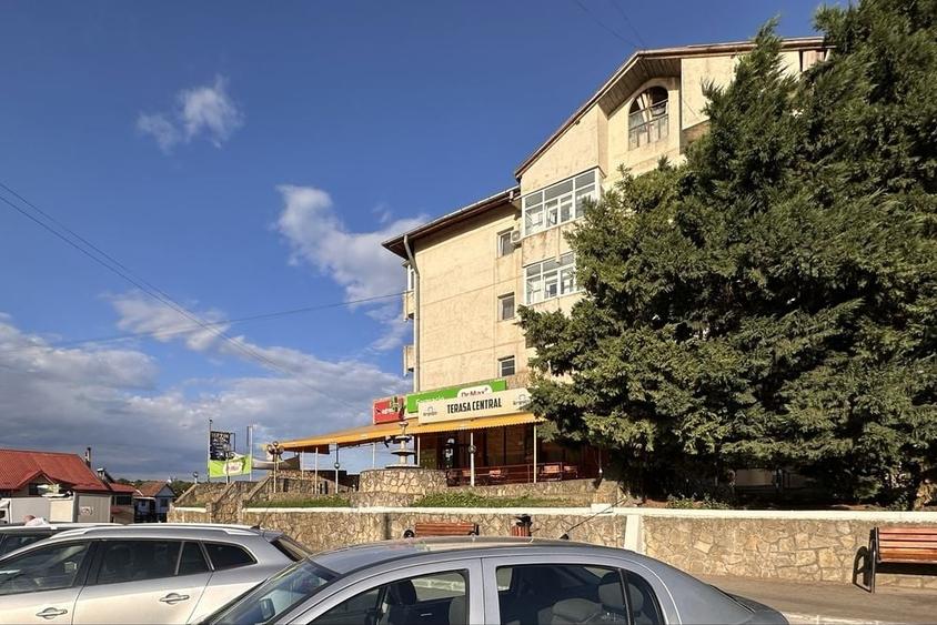 Spațiu comercial, de 347 mp, în Belcești