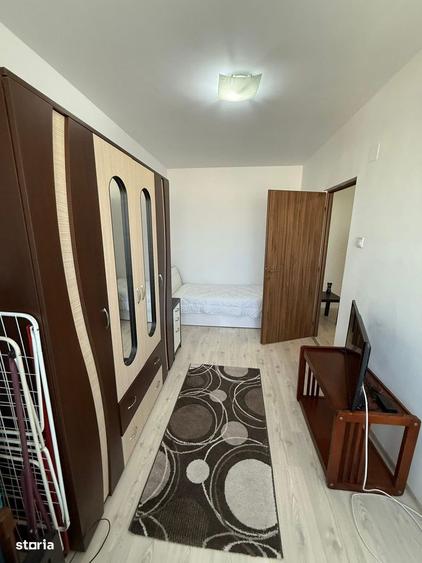 Apartament cu 4 camere semidecomandat în Central