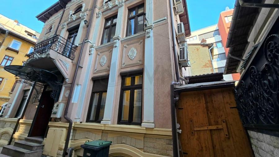 Casă individuală cu 7 camere cu Canalizare în Armeneasca