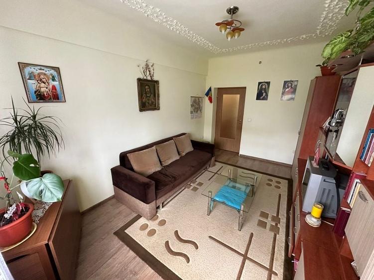 Apartament cu 2 camere decomandat în Cunța