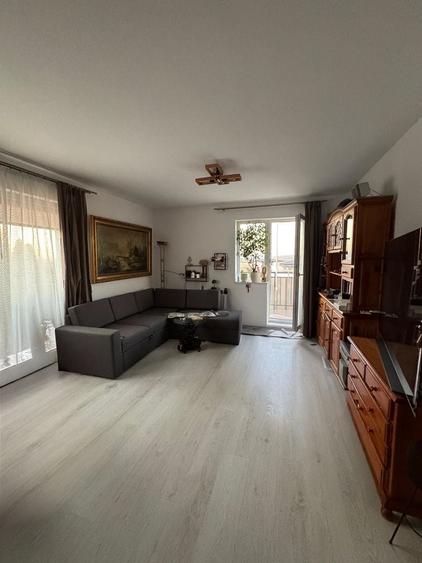 Apartament cu 3 camere decomandat în Turnișor