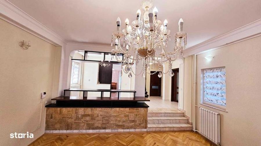 Casă cu 4 camere cu Teren 280 Mp în Independenței