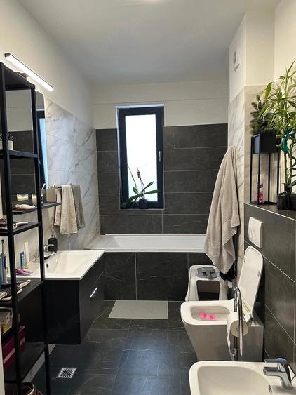 Apartament cu 3 camere semidecomandat în Pache Protopopescu