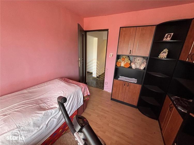 Casă cu 3 camere în Ciupercenii Noi