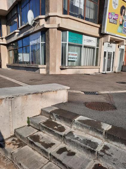 Spațiu comercial, de 340 mp, în Decebal