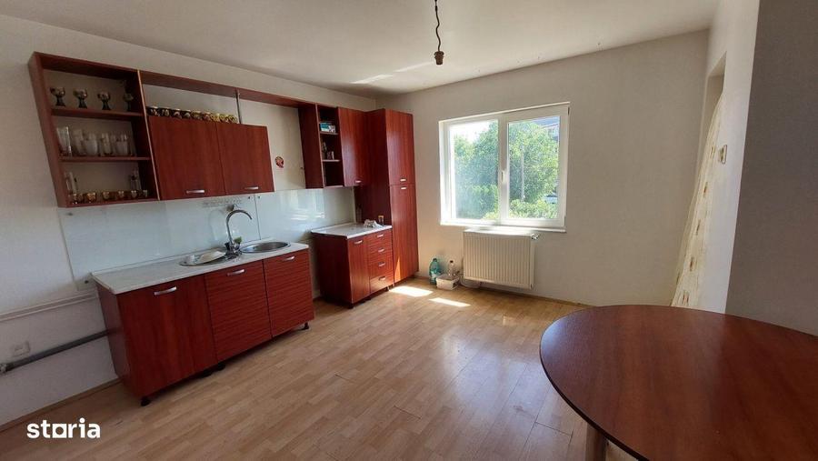 Apartament cu 3 camere, mobilat în Cetate