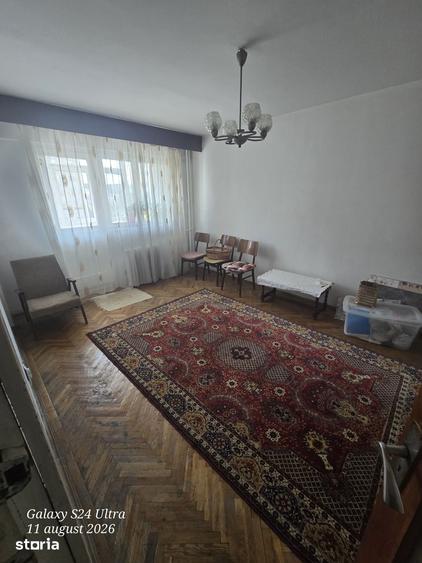 Apartament cu 4 camere decomandat în Găvana