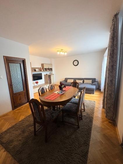 Duplex cu 5 camere cu Canalizare în Central