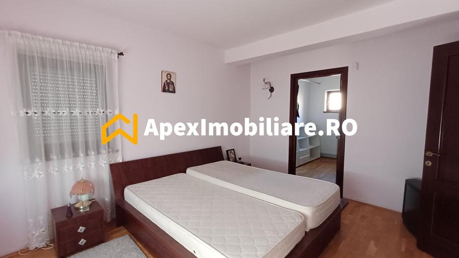 Casă individuală cu 4 camere cu Canalizare în Militari
