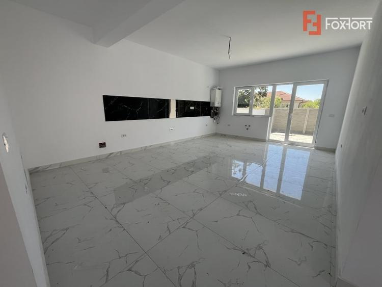 Duplex cu 4 camere cu Canalizare în Moșnița Nouă