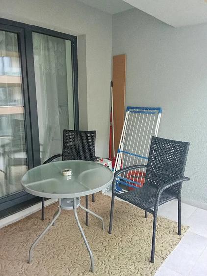 Apartament cu 2 camere decomandat în Tractorul