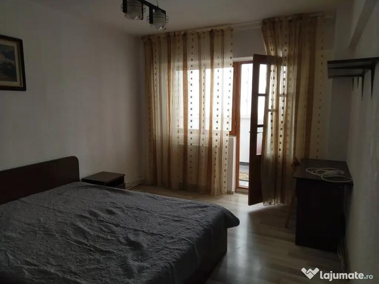 Apartament cu 3 camere decomandat în Ștefan cel Mare