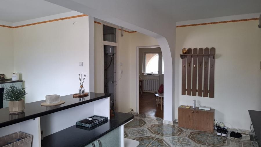 Apartament cu 3 camere decomandat, mobilat în Nădlac