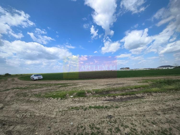 Teren Construcții intravilan de 12450 mp, în Poșta