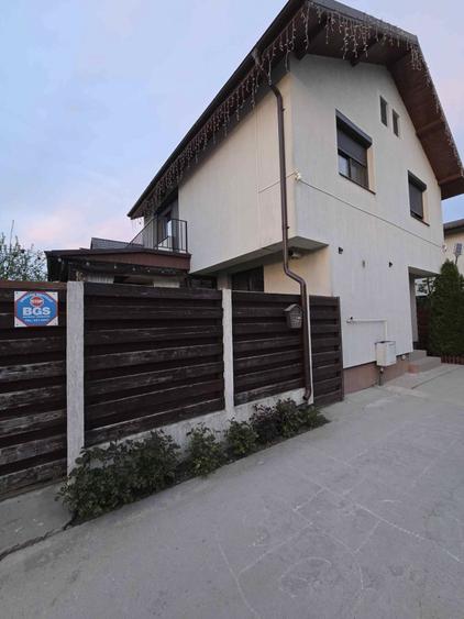 Casă individuală cu 4 camere cu Canalizare în Chiajna