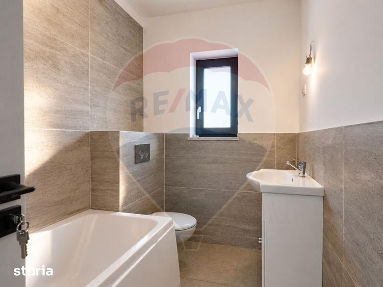 Casă cu 4 camere cu Teren 475 Mp în Bârnova