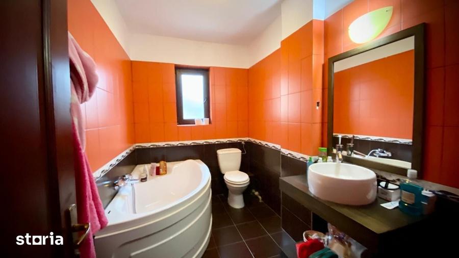 Apartament cu 3 camere în Calea Dumbrăvii