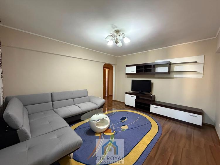 Apartament cu 3 camere semidecomandat în Câmpia Libertății