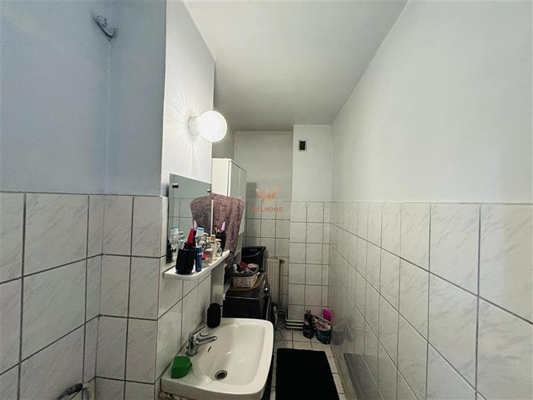 Apartament cu 4 camere decomandat în Valea Aurie