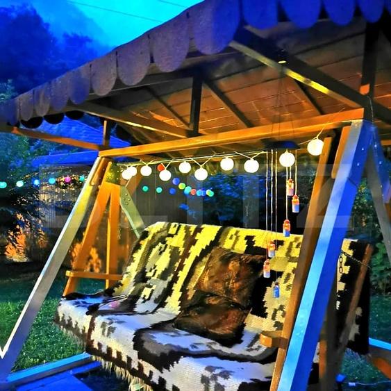 Casă individuală cu 6 camere cu Piscina în Valea Mănăstirii