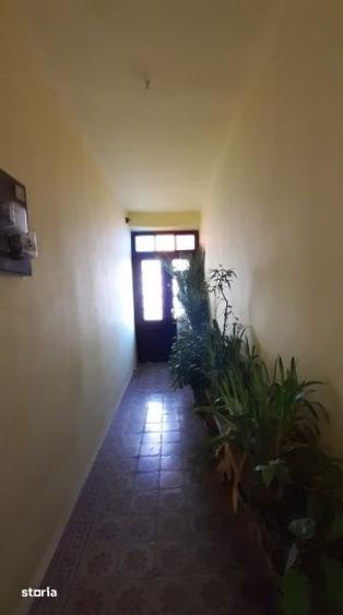 Casă cu 8 camere cu Canalizare în Tipografilor