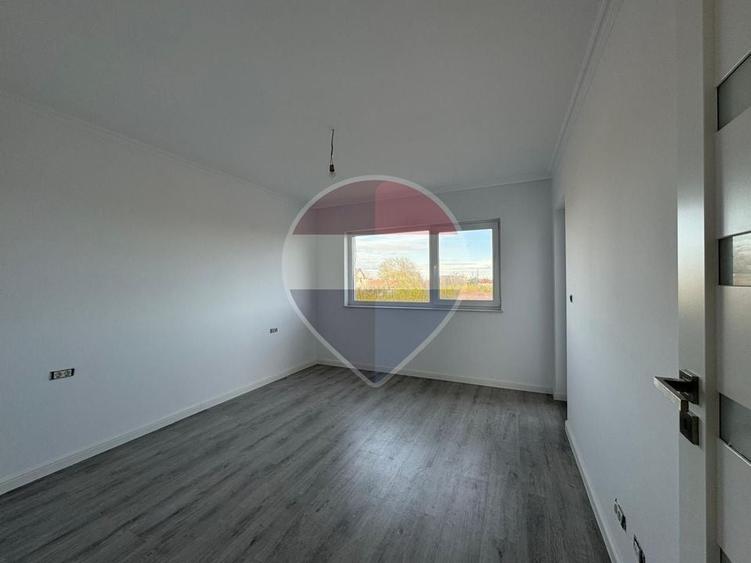 Casă individuală cu 4 camere cu Teren 222 Mp în Gai