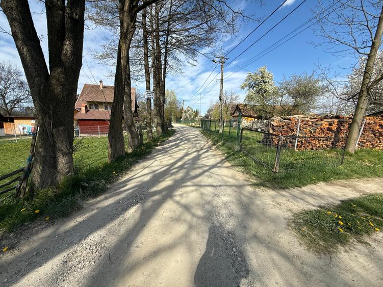 Teren Construcții intravilan de 1355 mp, în Bran