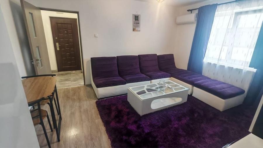 Apartament cu 2 camere în Micro 6