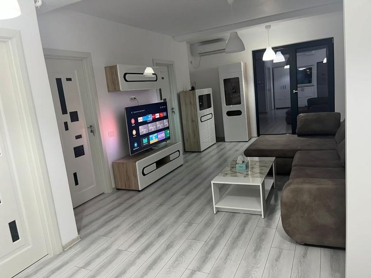 Apartament cu 2 camere, mobilat în Agigea