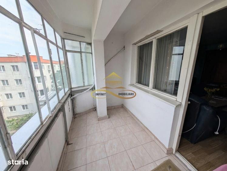 Apartament cu 3 camere decomandat în 9 Mai
