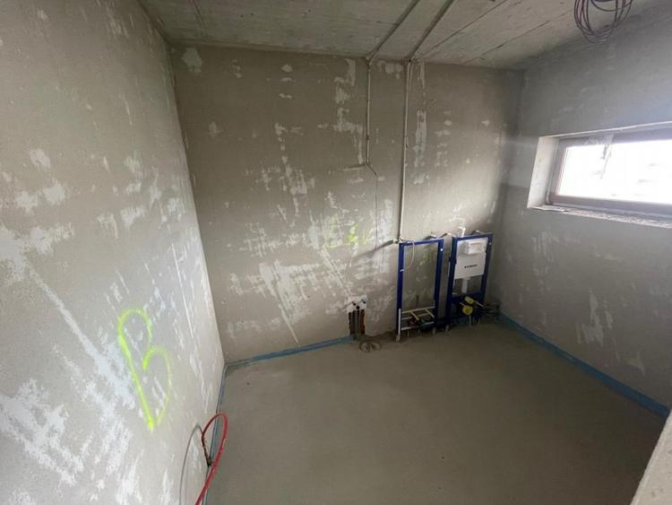 Duplex cu 6 camere cu Canalizare în Bună Ziua