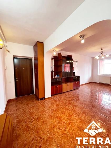 Apartament cu 4 camere, mobilat în Central
